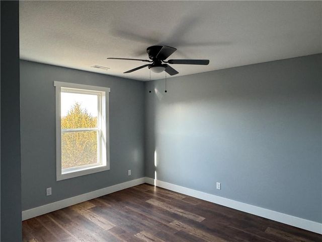 173 Bald Eagle Drive, Linn Valley, KS 66040