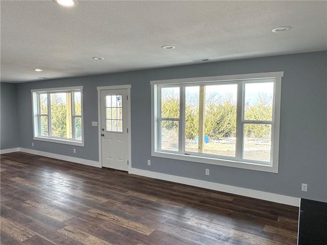 173 Bald Eagle Drive, Linn Valley, KS 66040