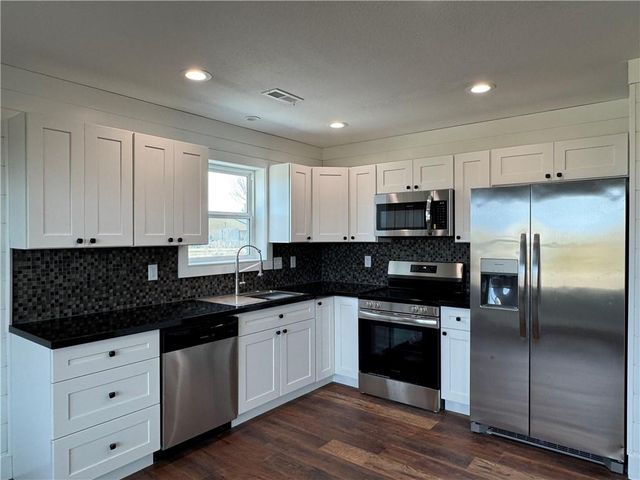 173 Bald Eagle Drive, Linn Valley, KS 66040