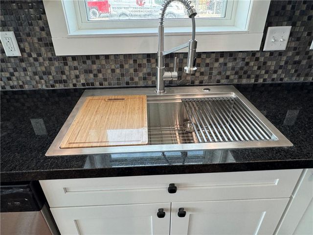 173 Bald Eagle Drive, Linn Valley, KS 66040