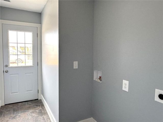 173 Bald Eagle Drive, Linn Valley, KS 66040