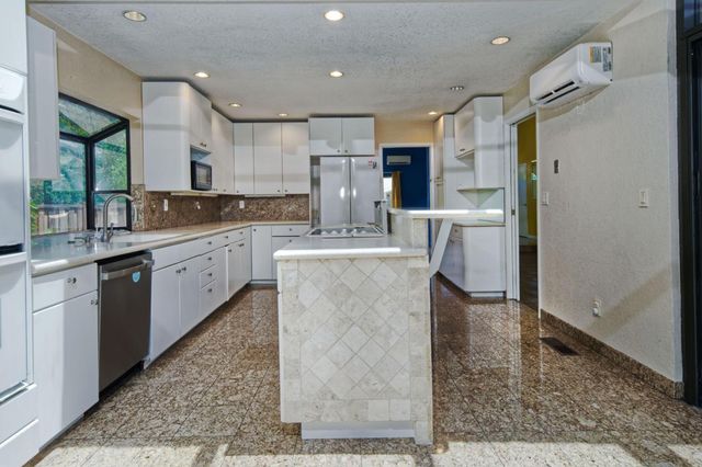 6805 Bluffwood Court, San Jose, CA 95120