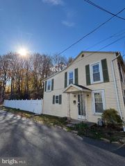 901 FAIRVIEW ST, Pottsville, PA 17901
