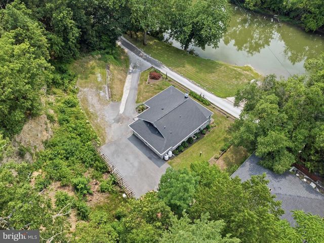 11733 SNUG HARBOR LN, Williamsport, MD 21795