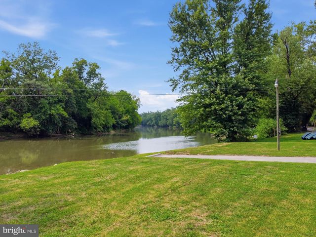 11733 SNUG HARBOR LN, Williamsport, MD 21795