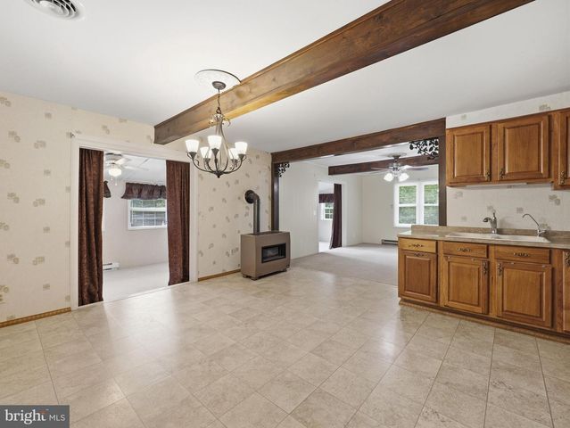11733 SNUG HARBOR LN, Williamsport, MD 21795