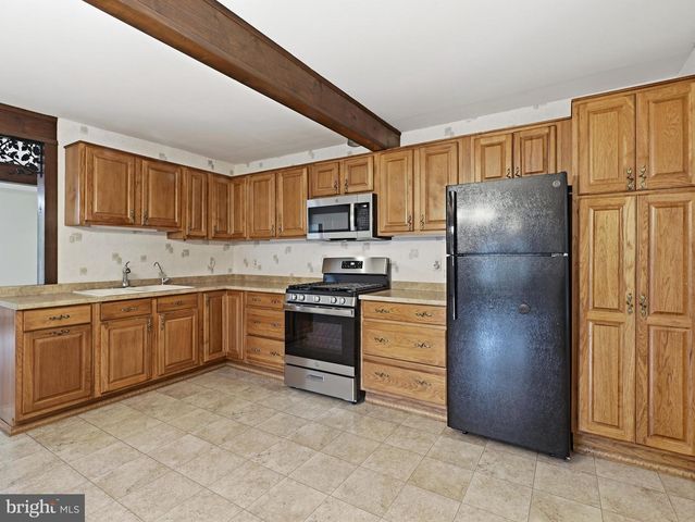11733 SNUG HARBOR LN, Williamsport, MD 21795