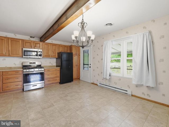 11733 SNUG HARBOR LN, Williamsport, MD 21795