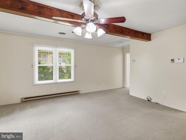11733 SNUG HARBOR LN, Williamsport, MD 21795