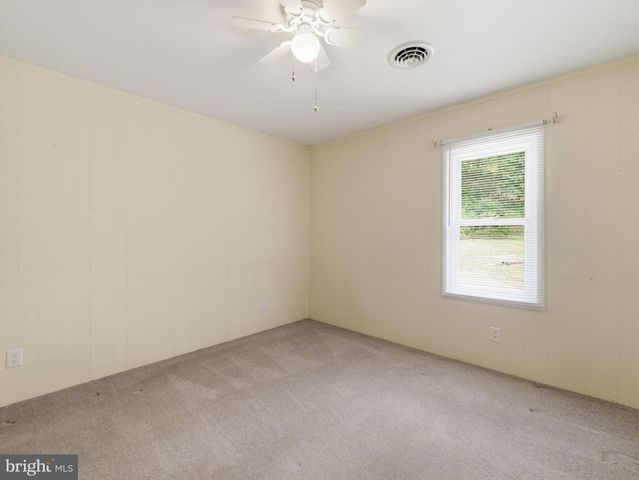 11733 SNUG HARBOR LN, Williamsport, MD 21795