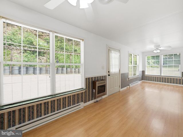11733 SNUG HARBOR LN, Williamsport, MD 21795