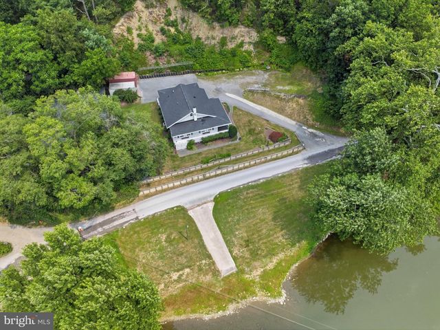 11733 SNUG HARBOR LN, Williamsport, MD 21795