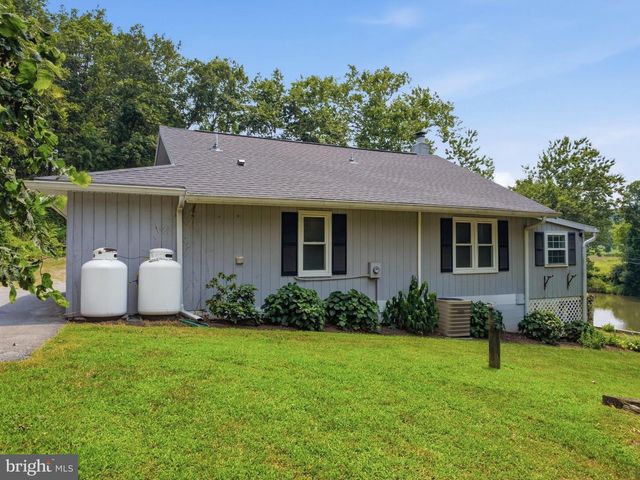 11733 SNUG HARBOR LN, Williamsport, MD 21795