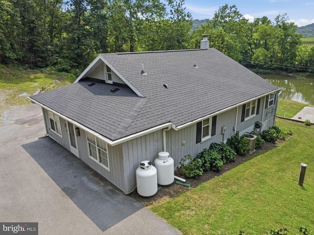 11733 SNUG HARBOR LN, Williamsport, MD 21795