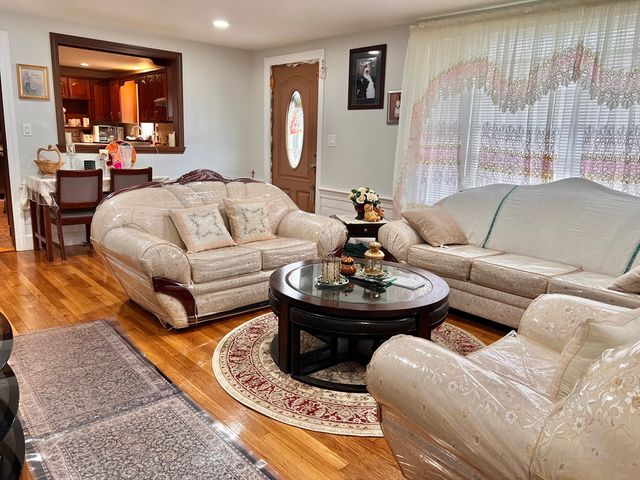 470 Pleasant St, Canton, MA 02021