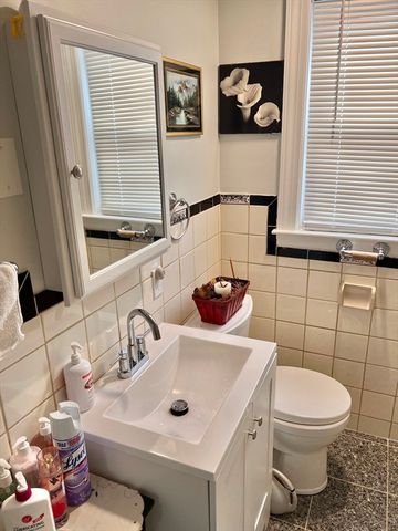 470 Pleasant St, Canton, MA 02021
