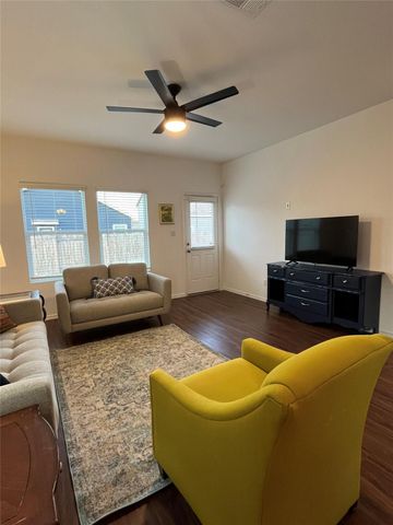 1200 Rio Frio LN, Georgetown, TX 78626