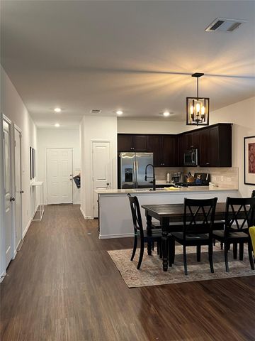 1200 Rio Frio LN, Georgetown, TX 78626