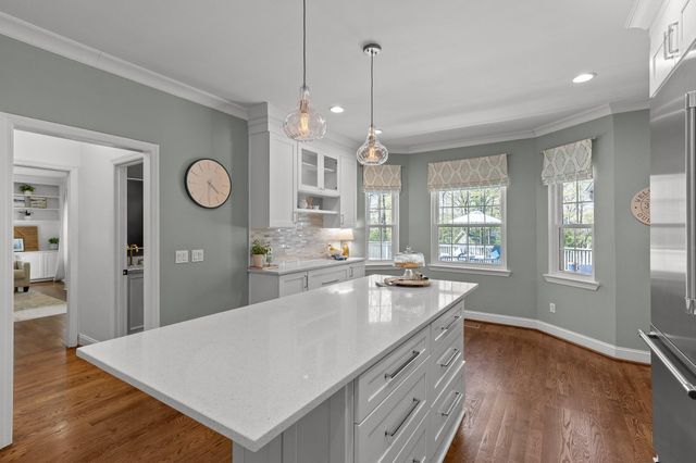 32 Cool Springs Road, Signal Mountain, TN 37377