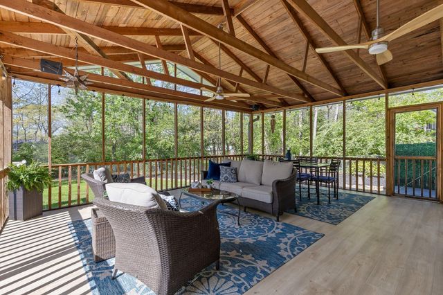 32 Cool Springs Road, Signal Mountain, TN 37377