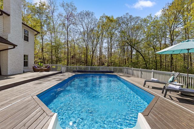 32 Cool Springs Road, Signal Mountain, TN 37377