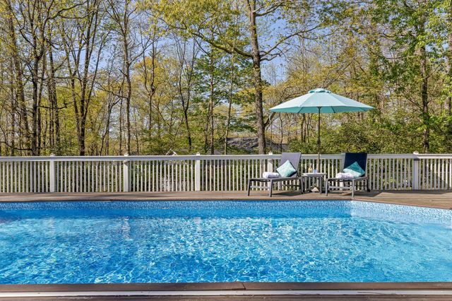 32 Cool Springs Road, Signal Mountain, TN 37377
