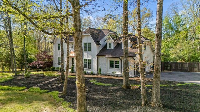 32 Cool Springs Road, Signal Mountain, TN 37377