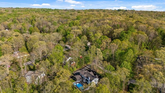 32 Cool Springs Road, Signal Mountain, TN 37377