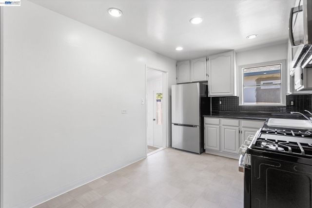 17265 VIA PRIMERO, San Lorenzo, CA 94580