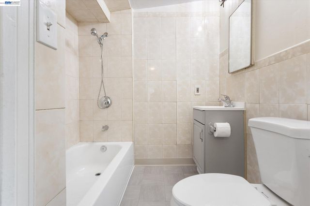 17265 VIA PRIMERO, San Lorenzo, CA 94580