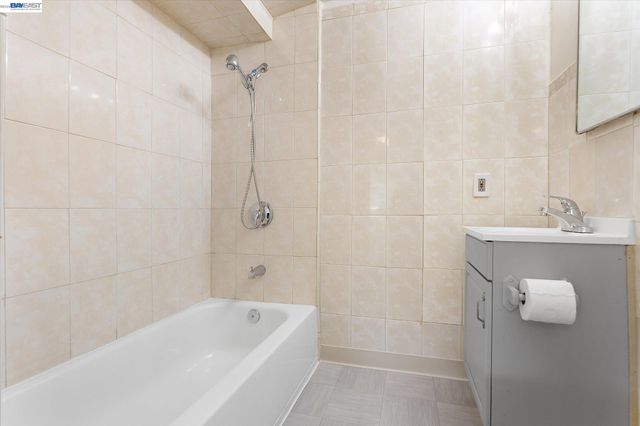 17265 VIA PRIMERO, San Lorenzo, CA 94580