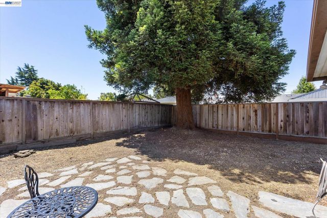 17265 VIA PRIMERO, San Lorenzo, CA 94580