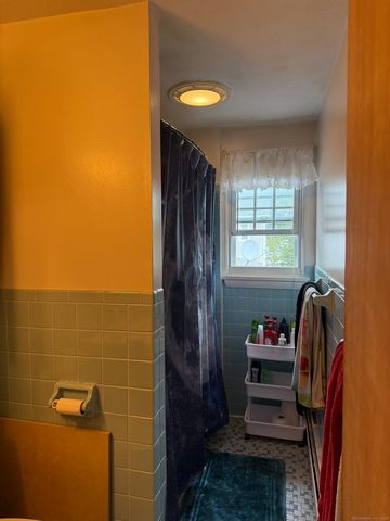 633 Center Street APT E, Manchester, CT 06040