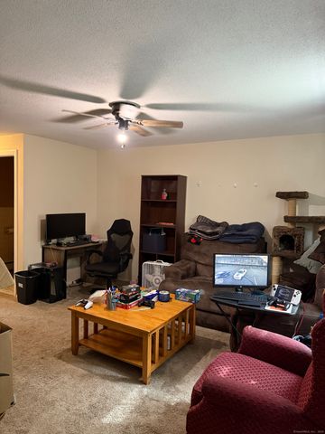 633 Center Street APT E, Manchester, CT 06040