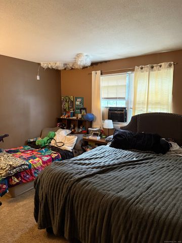 633 Center Street APT E, Manchester, CT 06040