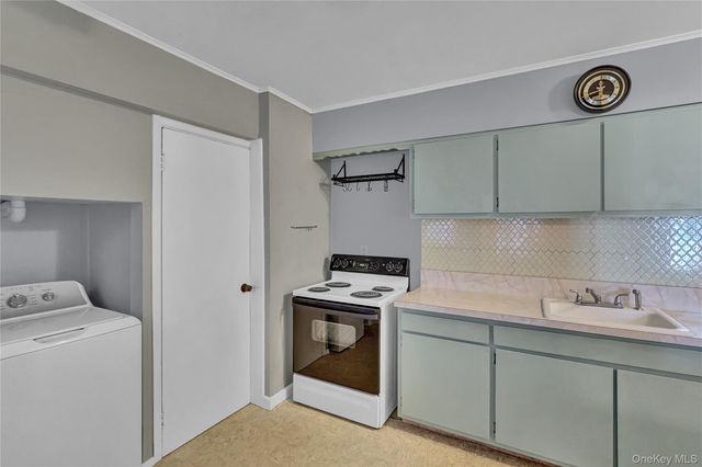 357 Deauville Boulevard, Copiague, NY 11726