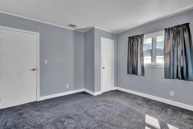 357 Deauville Boulevard, Copiague, NY 11726