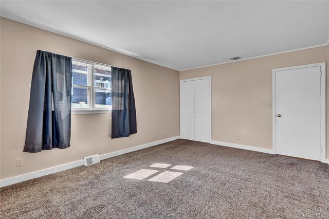 357 Deauville Boulevard, Copiague, NY 11726