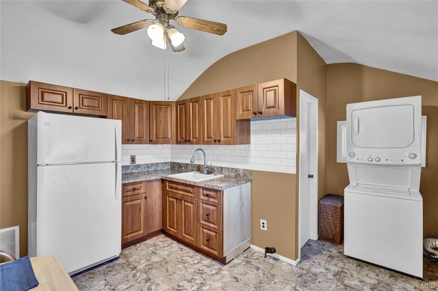 357 Deauville Boulevard, Copiague, NY 11726