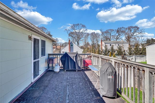 357 Deauville Boulevard, Copiague, NY 11726