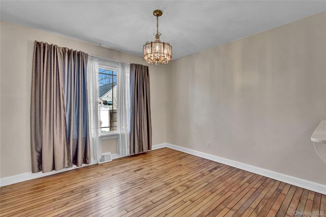 357 Deauville Boulevard, Copiague, NY 11726