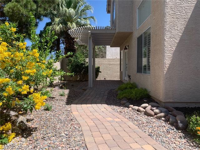 3 Rue Des Champs, Henderson, NV 89074