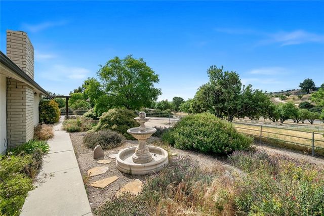 390 Nacimiento Lake Drive, Paso Robles, CA 93446