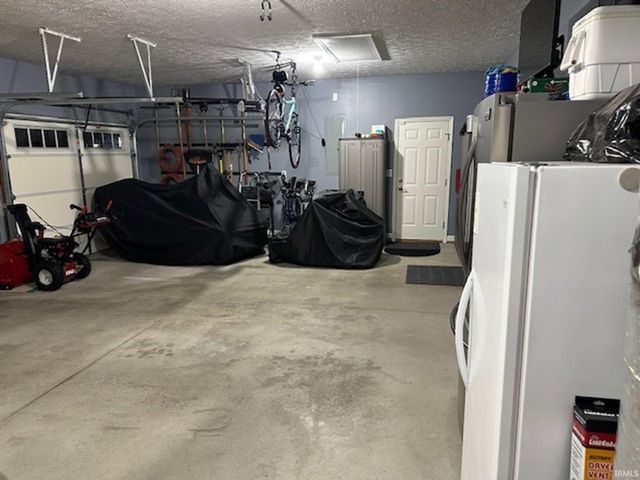 2125 Foxfire Lane, Kokomo, IN 46902