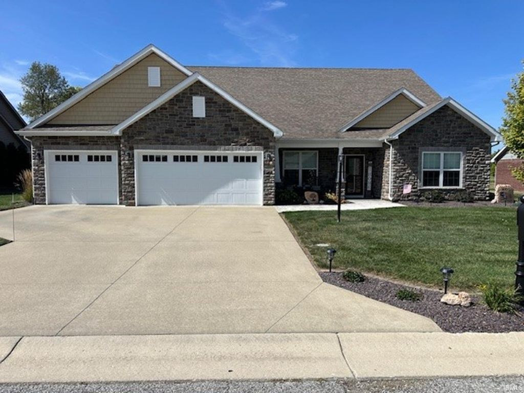 2125 Foxfire Lane, Kokomo, IN 46902