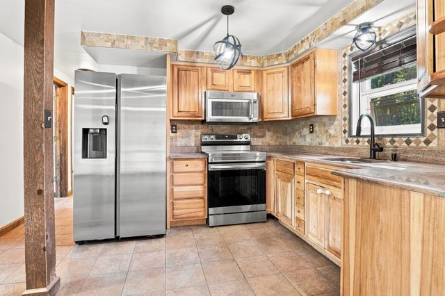 65 Paris Avenue, Worcester, MA 01603