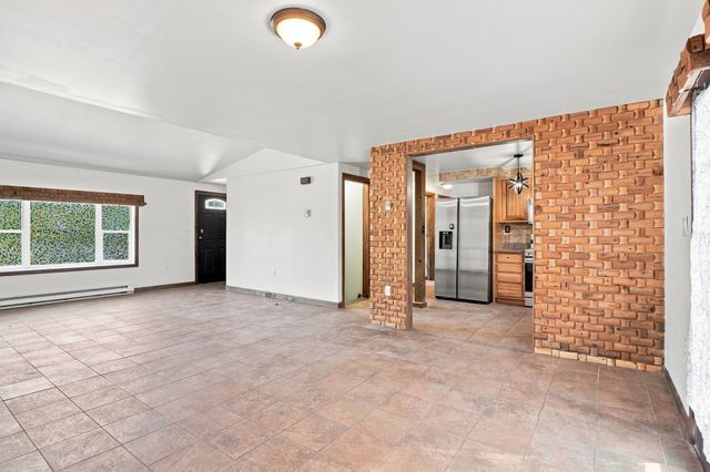 65 Paris Avenue, Worcester, MA 01603