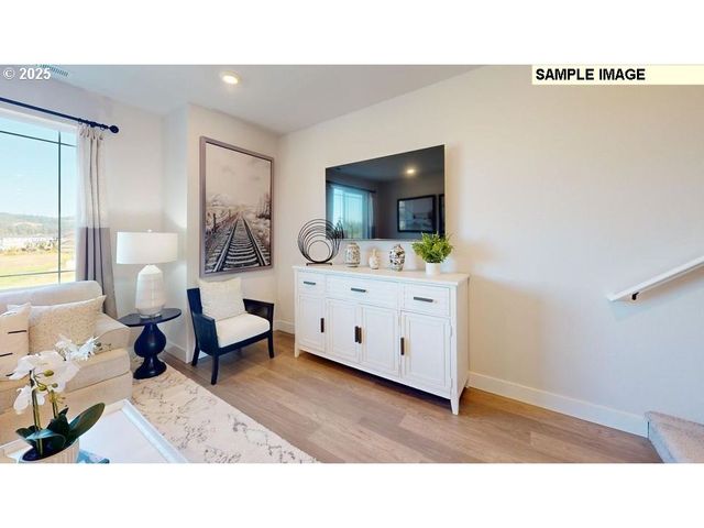 7492 Nw ELISE Ave, Portland, OR 97229