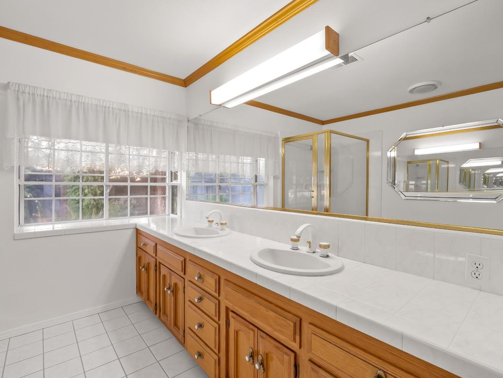 Image 20 of property listing at 2455 Trevor Court, Madera, CA 93637