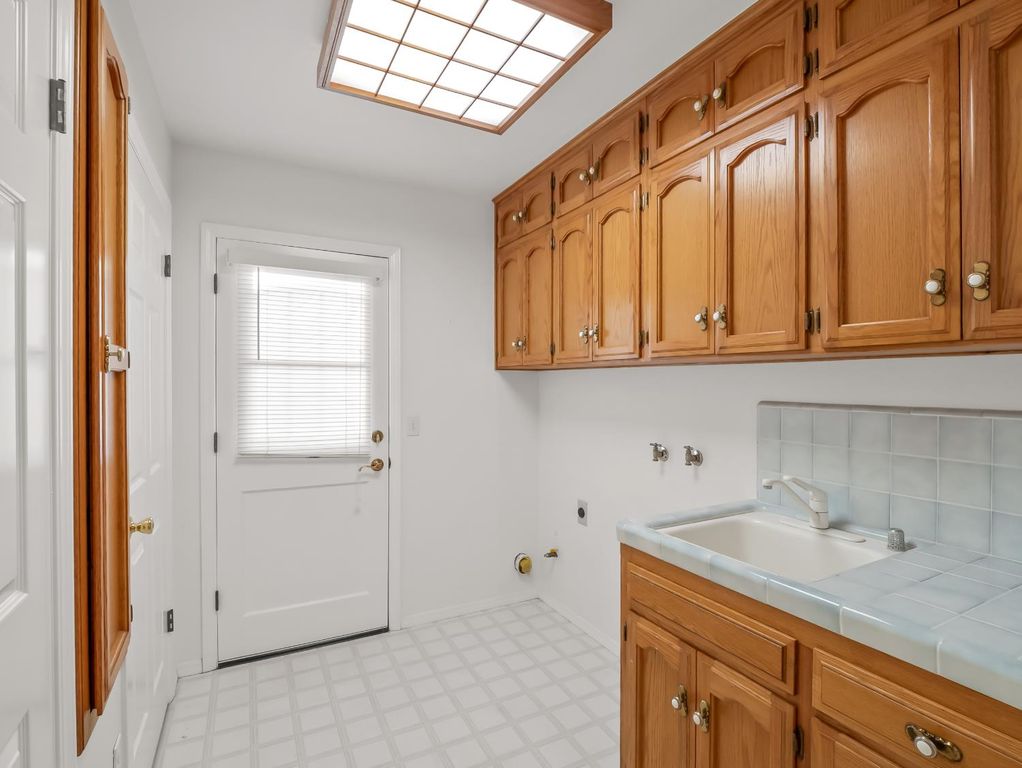 Image 24 of property listing at 2455 Trevor Court, Madera, CA 93637